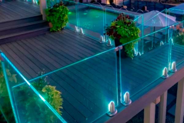 deck lighting for glass deck railings