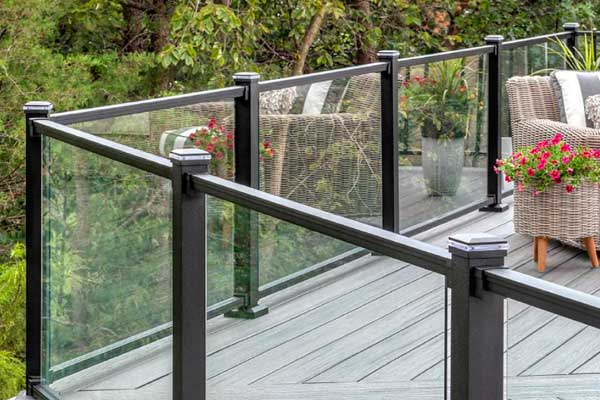 glass railing advantages and disadvantages